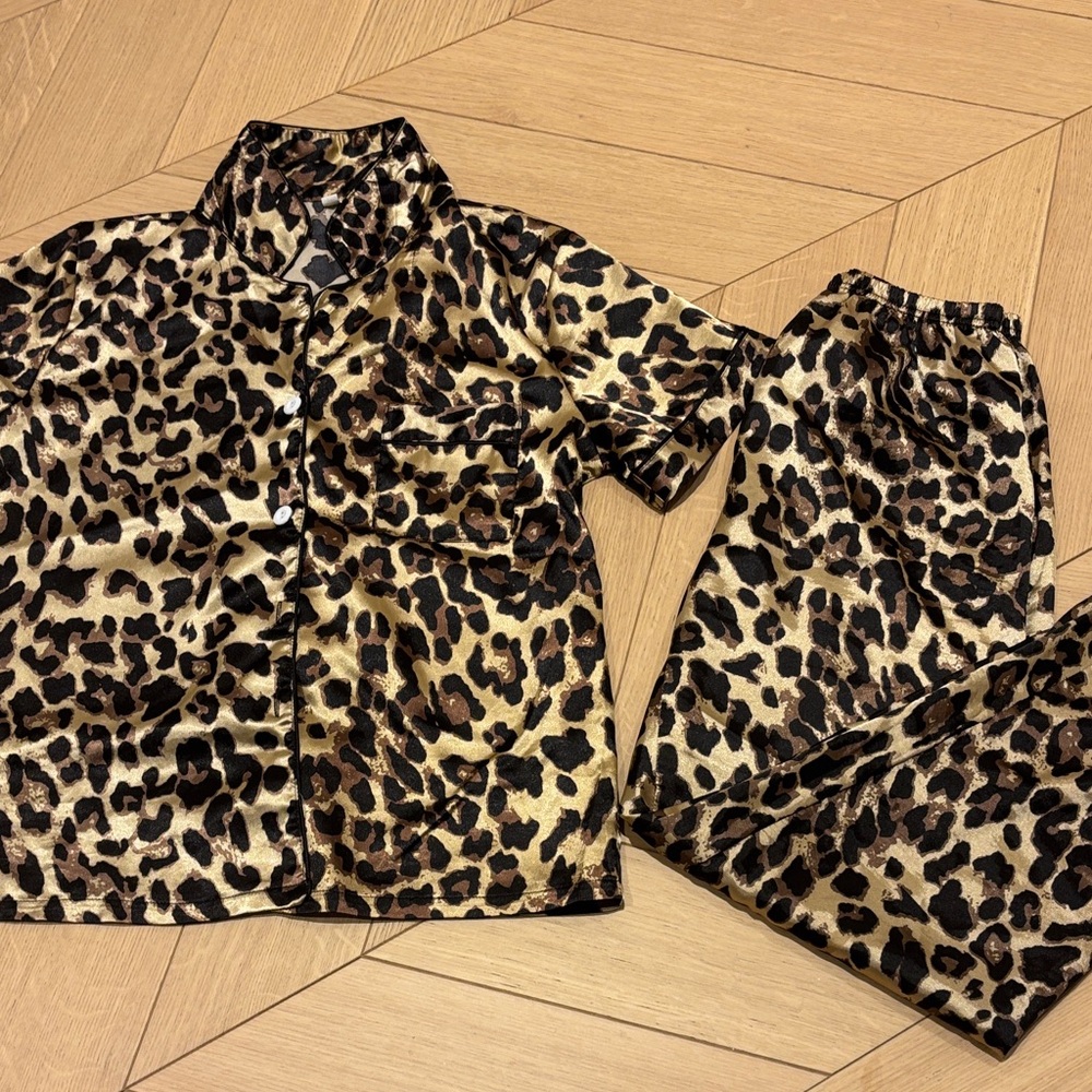 Leopard Print women Pajamas size M